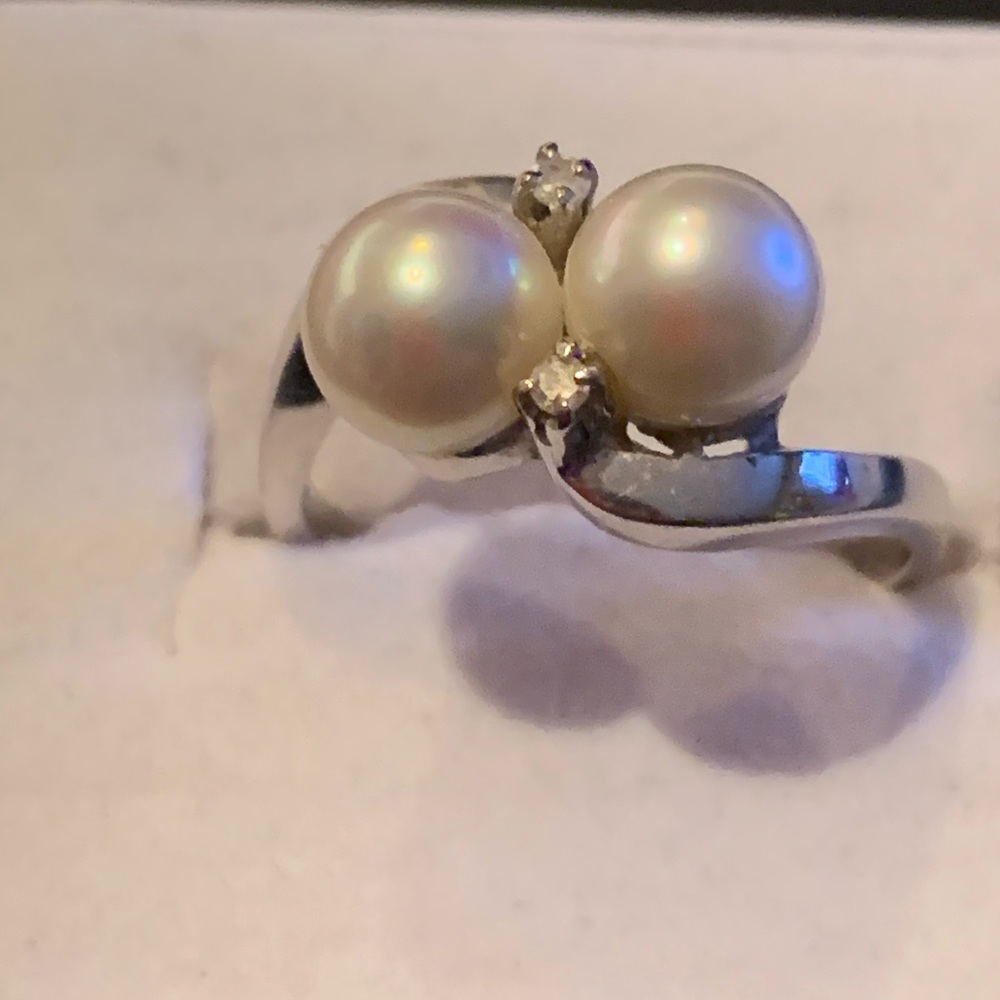 10kt white gold pearl diamond inset wavy vintage